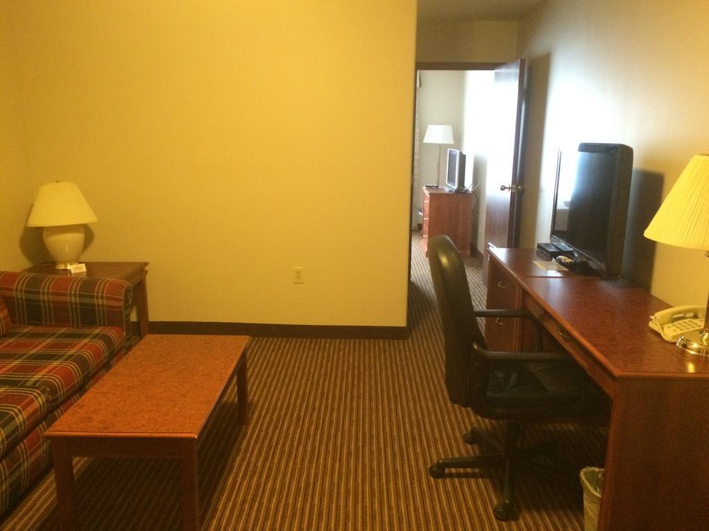 Foxwood Inn And Suites Fox Creek Eksteriør bilde