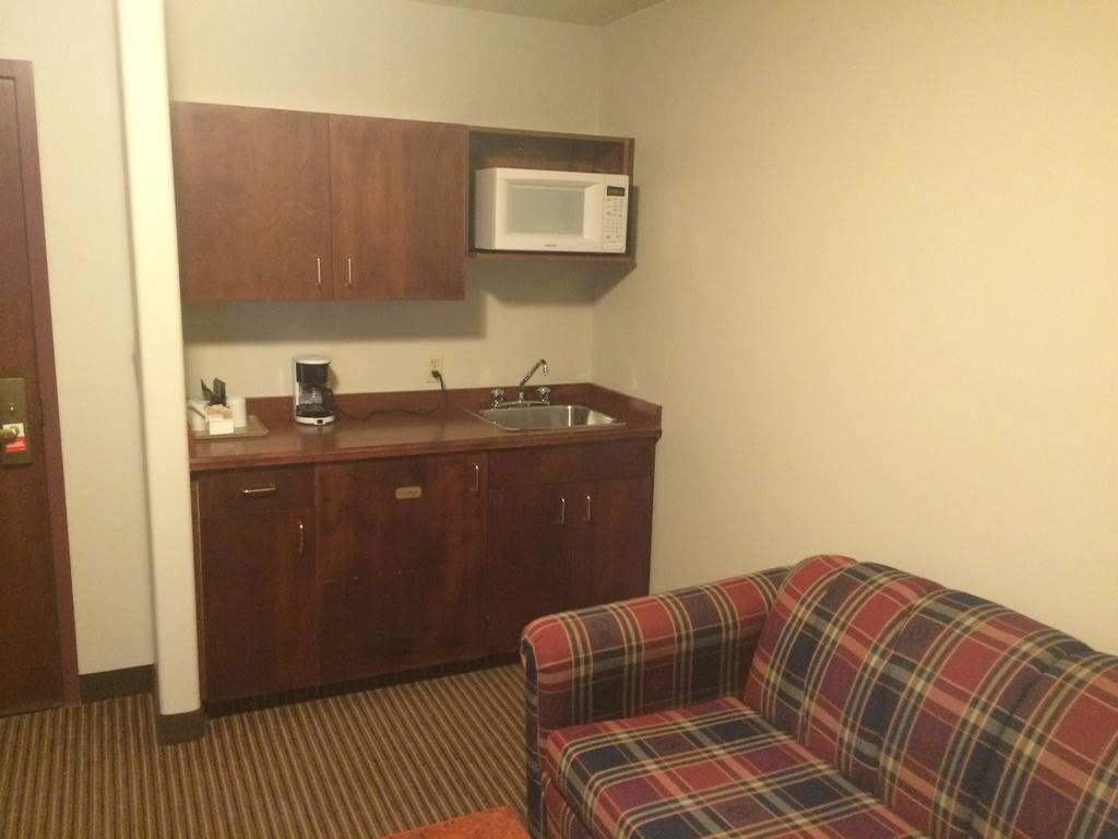 Foxwood Inn And Suites Fox Creek Eksteriør bilde